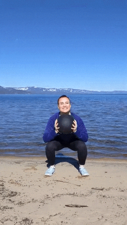 squat with rotation | Medicine Ball Workout